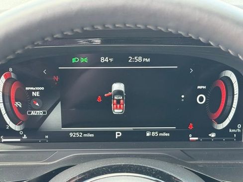 Used 2025 Nissan Pathfinder Platinum AWD/4WD image 16