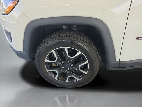 Used 2020 Jeep Compass Trailhawk AWD/4WD image 27