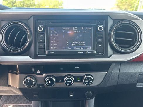 Used 2016 Toyota Tacoma SR5 w/ SR5 Appearance Package (SN) AWD/4WD image 23
