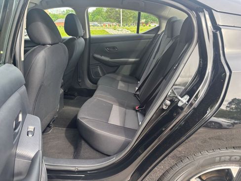 Used 2025 Nissan Sentra SV FWD image 23
