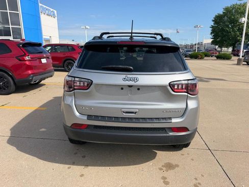 Used 2024 Jeep Compass Limited AWD/4WD image 3