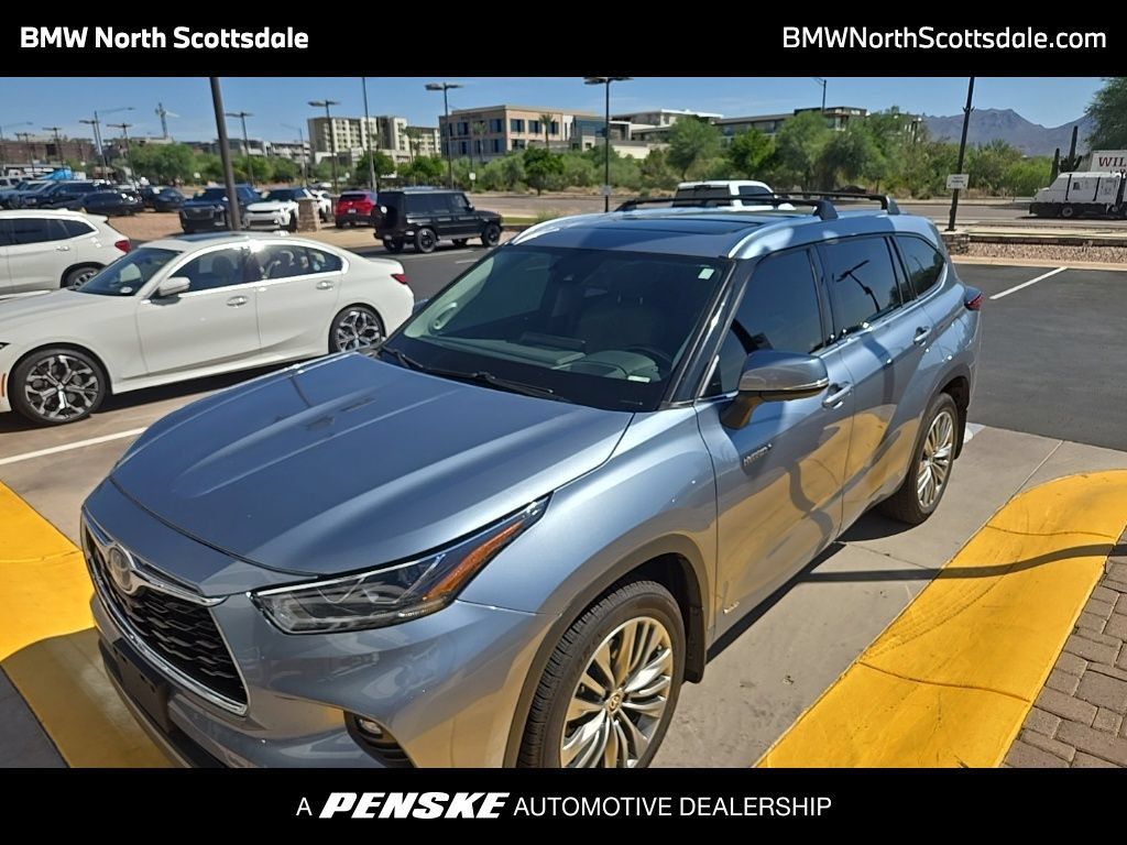 Used 2020 Toyota Highlander Platinum AWD/4WD image 1