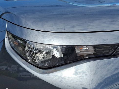 Used 2025 Kia Soul LX FWD image 10