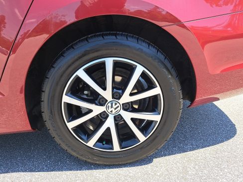 Used 2018 Volkswagen Jetta SE FWD image 30