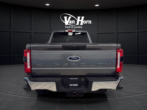 Used 2024 Ford F350 XLT w/ 360-Degree Camera Package AWD/4WD image 6