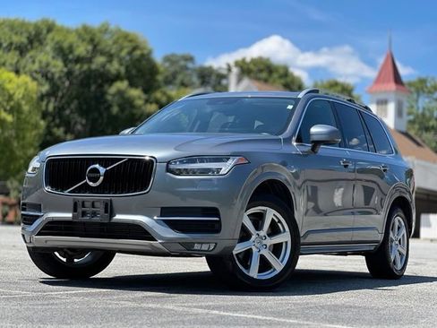 Used 2018 Volvo XC90 T6 Momentum w/ Momentum Plus Package AWD/4WD image 1