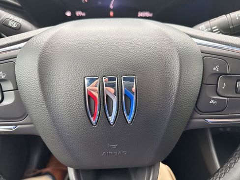 Certified 2025 Buick Envista Sport Touring image 16