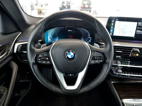 Used 2021 BMW 530e xDrive AWD/4WD image 18