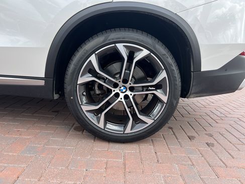 Used 2025 BMW X5 xDrive40i AWD/4WD image 13