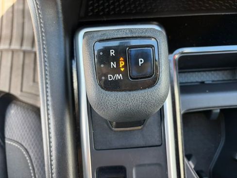 Used 2022 Nissan Pathfinder S AWD/4WD image 31