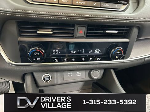 Used 2023 Nissan Rogue SV AWD/4WD image 16