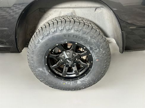 Used 2019 RAM 1500 Tradesman w/ Chrome Plus Package RWD image 11