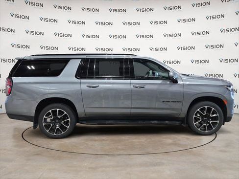 Used 2022 Chevrolet Suburban RST w/ Luxury Package image 6