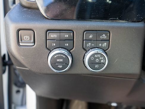 Used 2023 GMC Sierra 1500 SLT w/ SLT Premium Package AWD/4WD image 26
