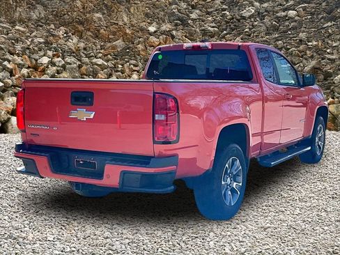 Used 2019 Chevrolet Colorado Z71 AWD/4WD image 2