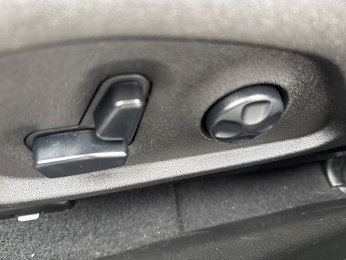 Used 2019 Jeep Renegade Limited w/ UConnect 8.4 Nav Group image 41