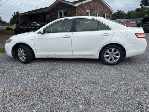 Used 2011 Toyota Camry LE w/ LE Extra-Value Pkg FWD image 6