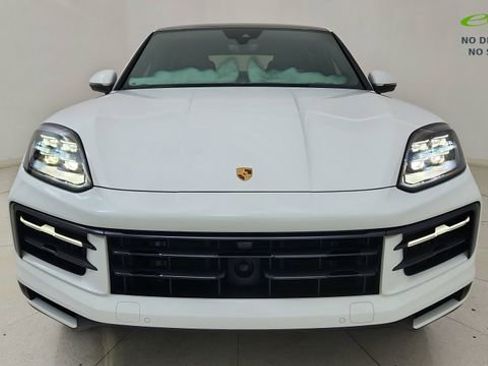 Used 2024 Porsche Cayenne Coupe AWD/4WD image 13