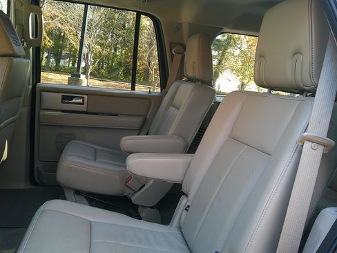 Used 2014 Ford Expedition Limited image 37