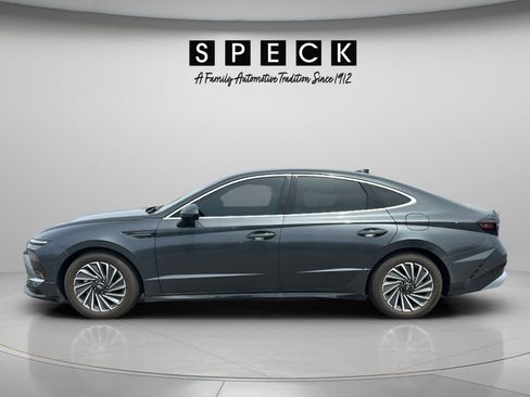 Used 2026 Hyundai Sonata Limited FWD image 2