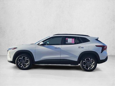 Used 2025 Chevrolet Trax LT image 9