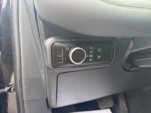 Certified 2025 Ford Explorer Active image 8