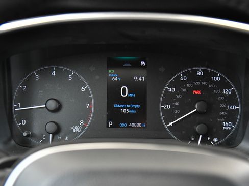 Used 2024 Toyota Corolla SE w/ SE Package FWD image 31