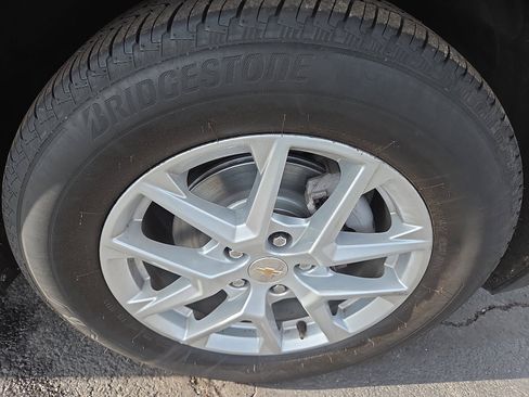 Used 2024 Chevrolet Equinox LT image 9