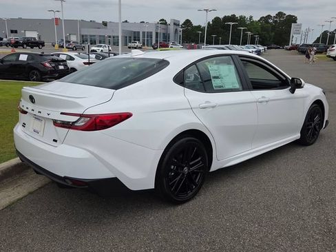 New 2026 Toyota Camry SE AWD/4WD image 12