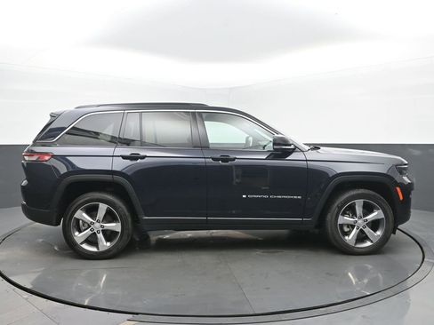 Used 2024 Jeep Grand Cherokee Limited w/ Luxury Tech Group II image 6