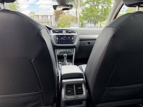 Used 2022 Volkswagen Tiguan SE w/ Panoramic Sunroof Package AWD/4WD image 22