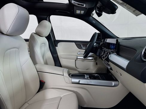 New 2026 Mercedes-Benz GLB 250 image 6