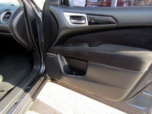 Used 2014 Nissan Pathfinder SV AWD/4WD image 23