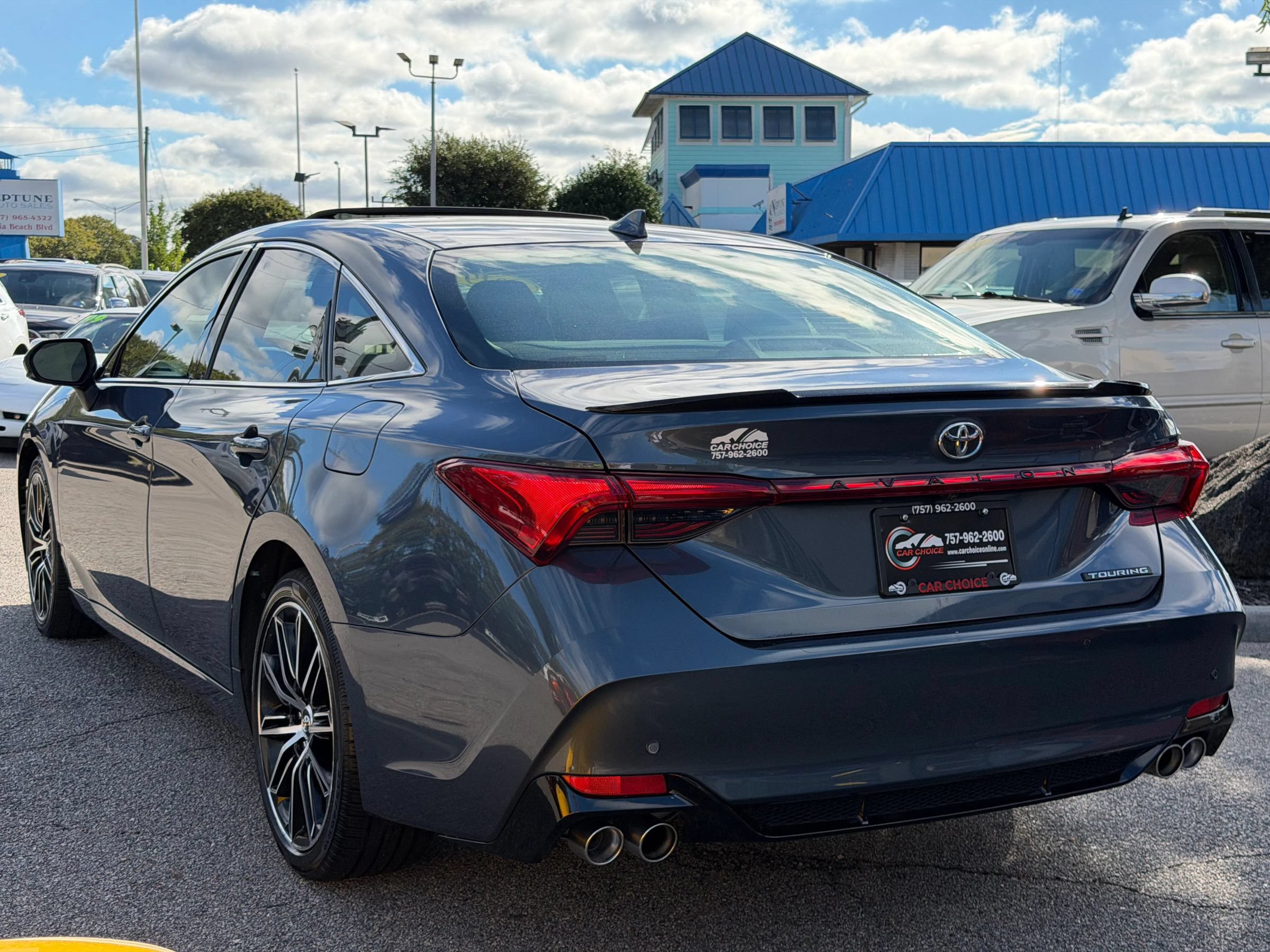 Used 2019 Toyota Avalon Touring w/ Advanced Safety Package FWD image 11