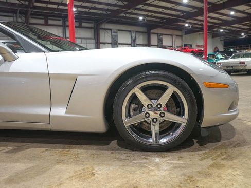 Used 2007 Chevrolet Corvette Convertible w/ Preferred Equipment Group image 11