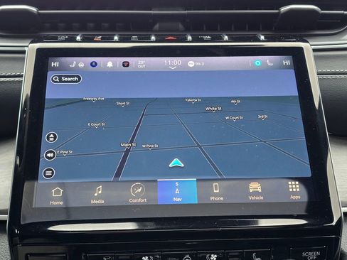 Used 2024 Jeep Grand Cherokee Limited w/ Luxury Tech Group II image 30