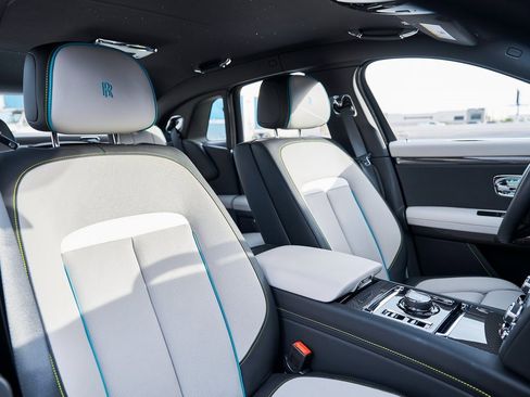 Used 2025 Rolls-Royce Ghost Black Badge image 48