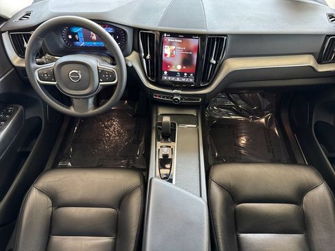 Certified 2023 Volvo XC60 B5 Core w/ Climate Package AWD/4WD image 12