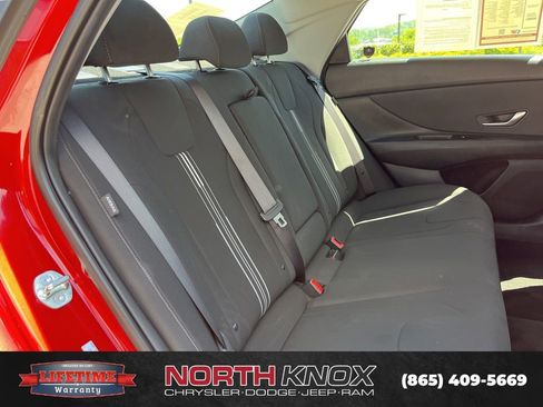 Used 2025 Hyundai Elantra SEL FWD image 23