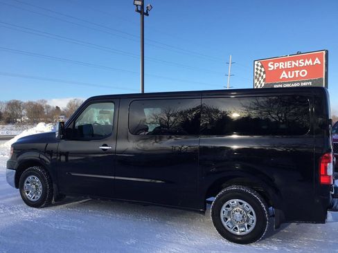Used 2018 Nissan NV 3500 SL image 10