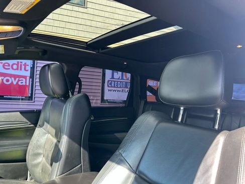 Used 2021 Jeep Grand Cherokee Limited w/ Sun & Sound Group image 18