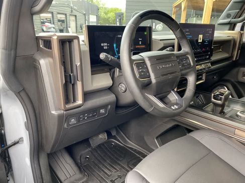 Used 2025 GMC Hummer EV 2X AWD/4WD image 2