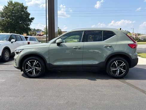 Used 2024 Volvo XC40 B5 Core AWD/4WD image 5