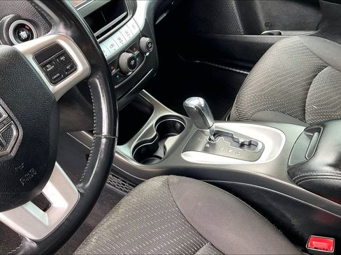 Used 2017 Dodge Journey SE w/ Flexible Seating Group FWD image 14