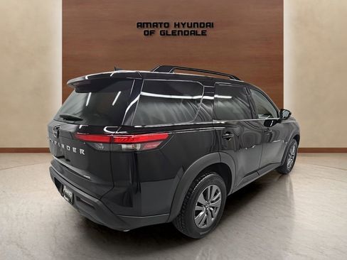 Used 2025 Nissan Pathfinder SV image 6