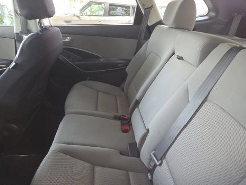Used 2014 Hyundai Santa Fe GLS FWD image 12