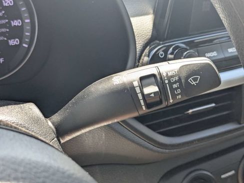 Used 2024 Kia Forte LXS FWD image 25