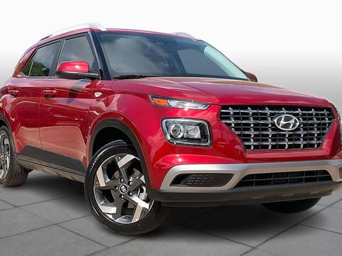 Certified 2025 Hyundai Venue SEL FWD image 3