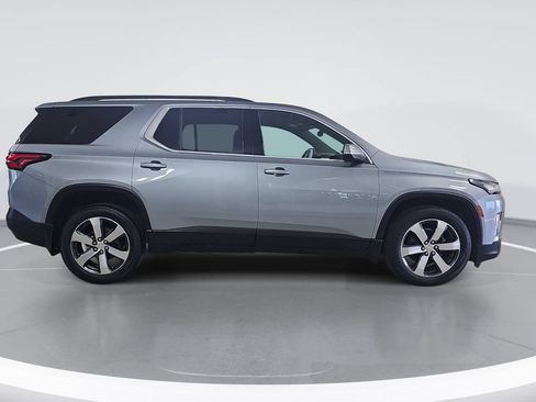 Used 2023 Chevrolet Traverse LT w/ LT Premium Package AWD/4WD image 2