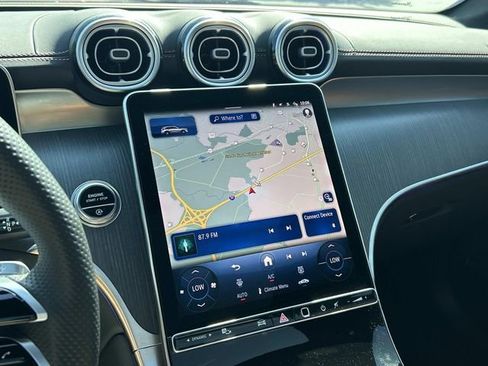 Used 2025 Mercedes-Benz GLC 300 4MATIC image 27